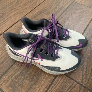 Nike Pegasus 39 - Waterproof - Size 8 Women’s